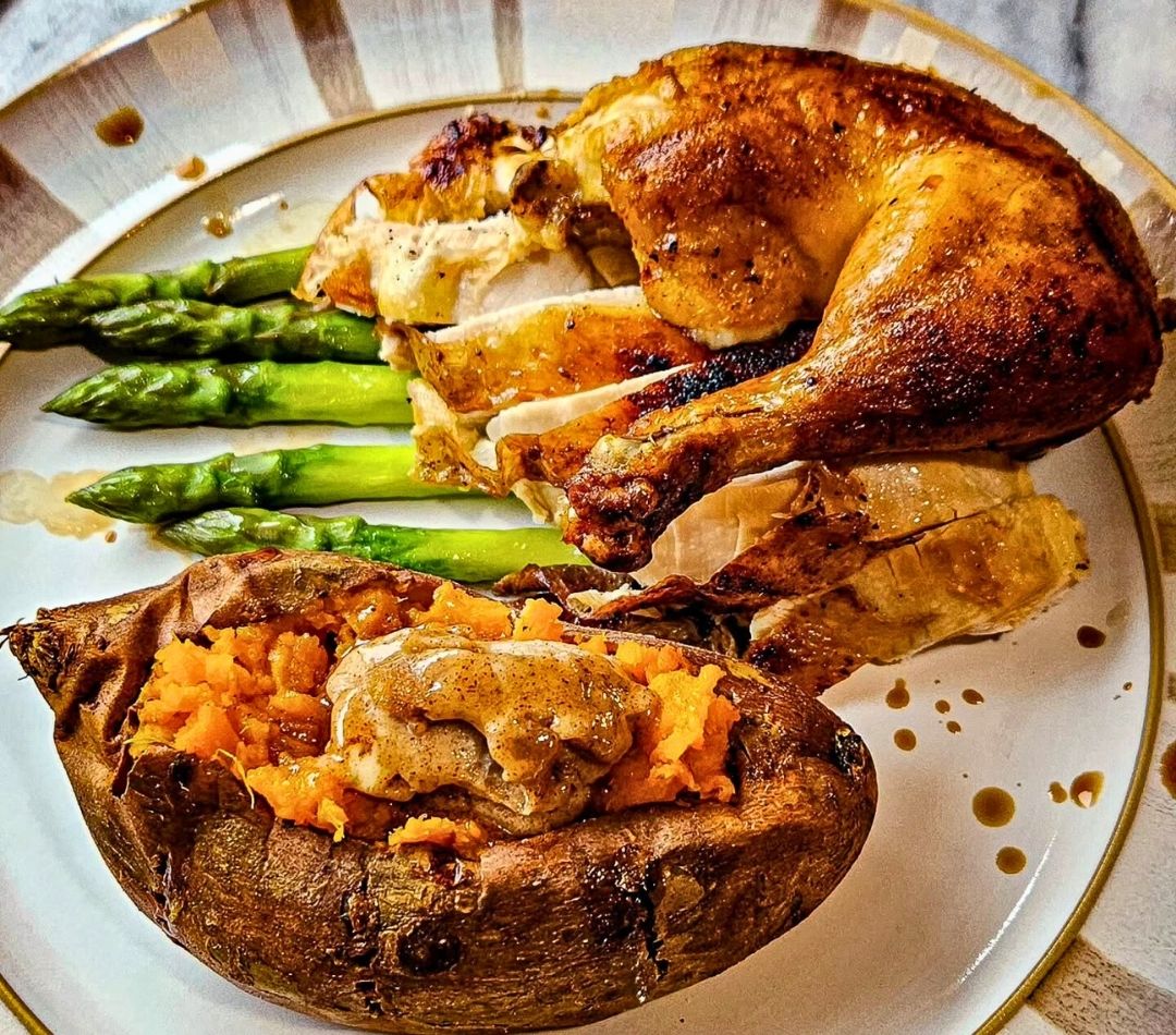 Herb-Roasted Whole Chicken with Cinnamon Vanilla Sweet Potatoes 🍗 | Gluten-Free, Flavor-Packed Dinner