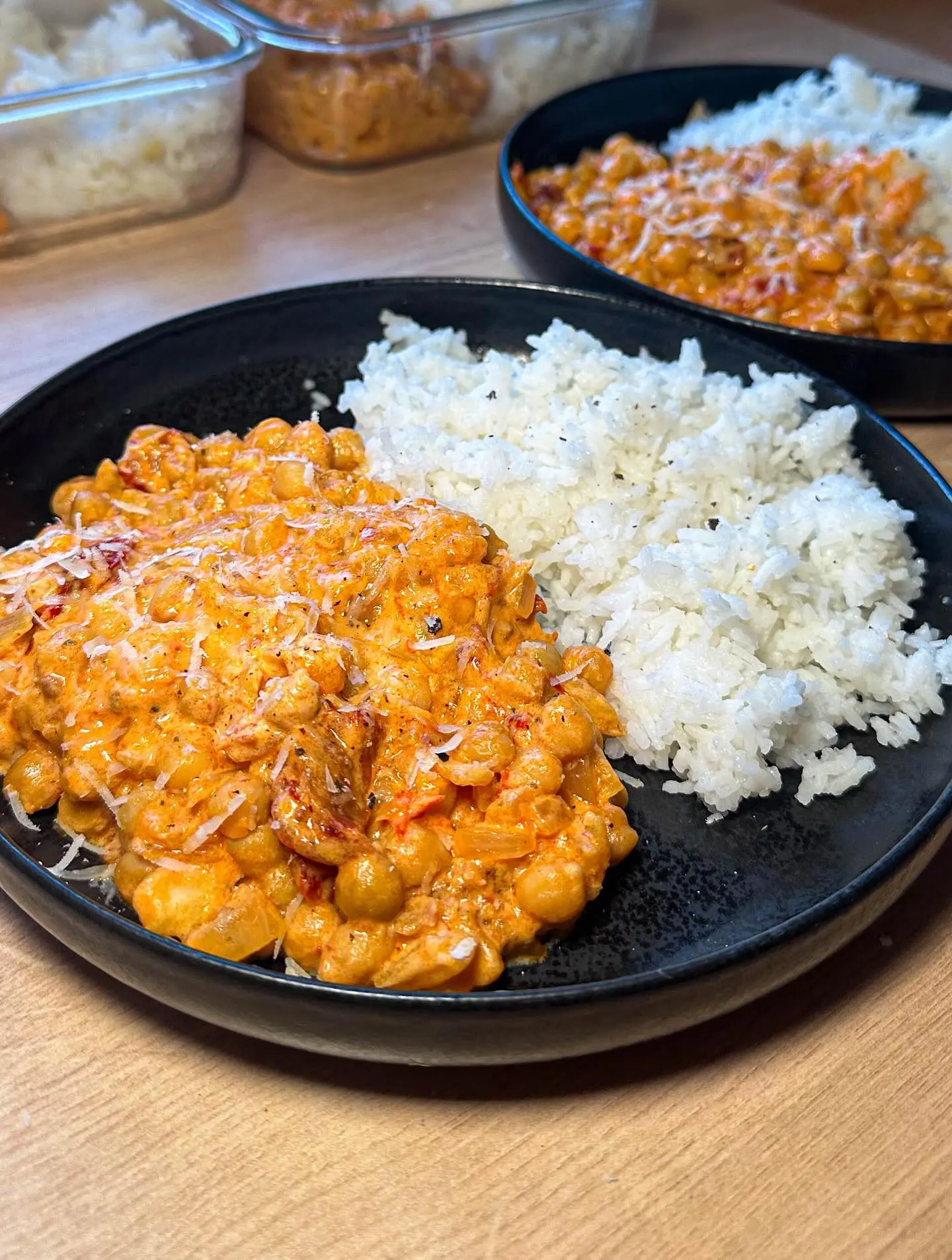 Creamy Sun-Dried Tomato Chickpeas with Rice – A Comforting Vegetarian Dinner