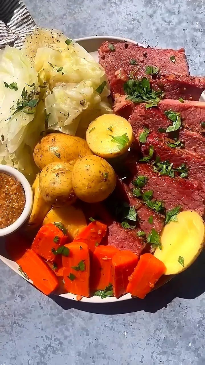 Instant Pot Corned Beef Brisket with Cabbage, Potatoes & Carrots