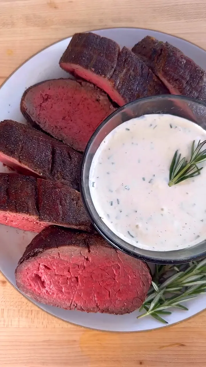 Peppercorn Crusted Beef Tenderloin with Creamy Horseradish Sauce