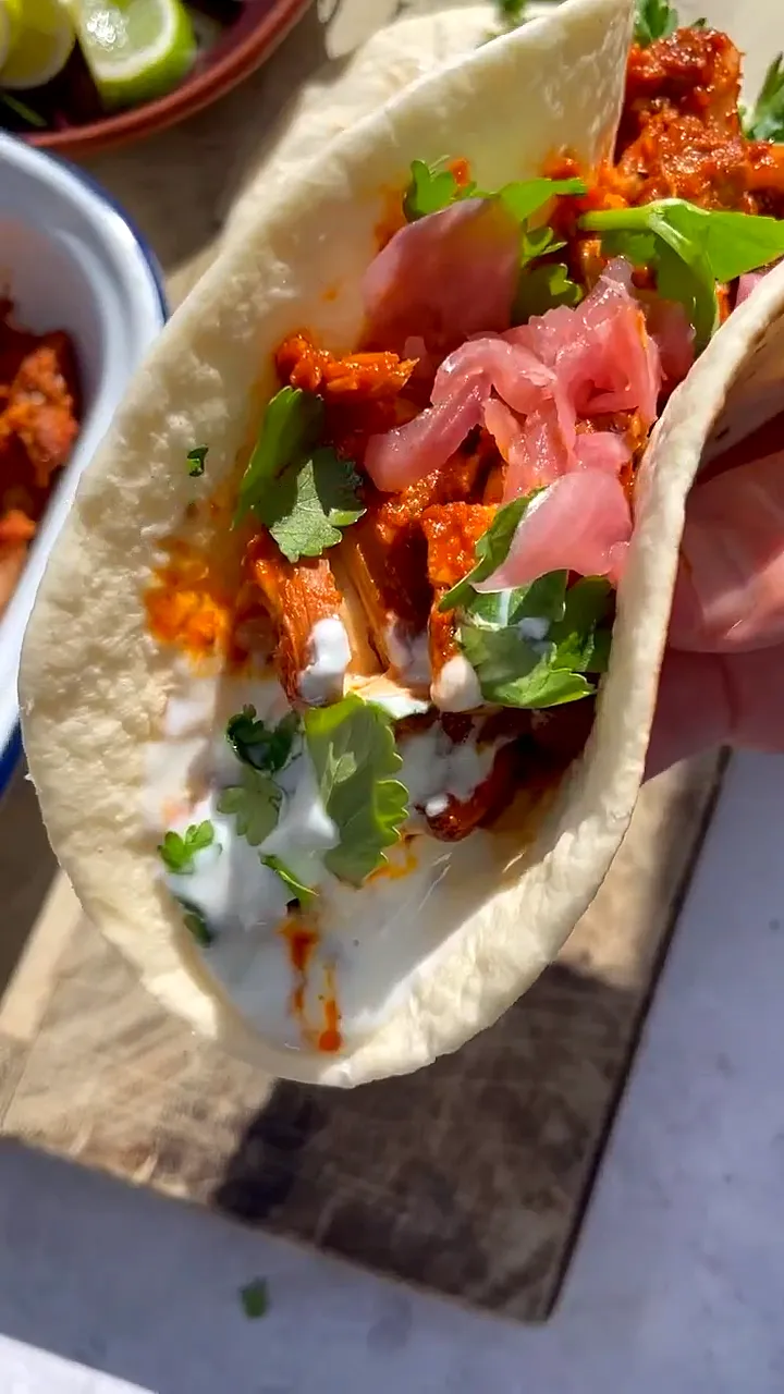 Slow Cooker Chicken Tacos (Easy, Juicy & Flavor-Packed) – Healthy Weeknight Dinner Idea